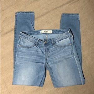 Light wash skinny jeans